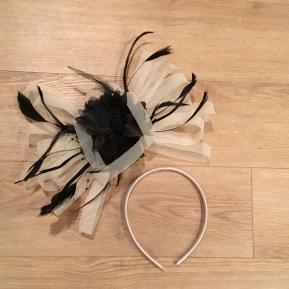 Women’s Elegant Black & Beige Tea Party Fascinator Hat - Picture 3 of 6